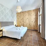 Bhost - Palace * Córdoba